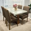Mesa Sintonia (Tampo Maxi) 120 Amêndoa Clean/Off White + 4 Cadeiras Priscila Veludo Marrom 1015 – LOPAS + AVALON DECOR
